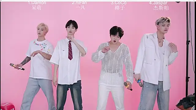 Snapshot of XL-CandyShop chatting on April 9, 2026, 7:14 am XL-CandyShop online show from April 9, 2026, 7:14 am