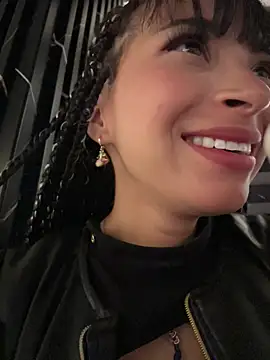 Snapshot of Sasha-firee chatting on May 25, 2026, 7:23 pm Sasha-firee online show from May 25, 2026, 7:23 pm