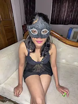 Snapshot of Love_Birds00 chatting on June 16, 2026, 8:03 am Love Birds00 online show from June 16, 2026, 8:03 am