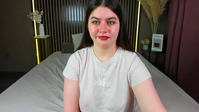 Snapshot of Margaret__Moon chatting on May 15, 2026, 8:12 am Margaret Moon online show from May 15, 2026, 8:12 am