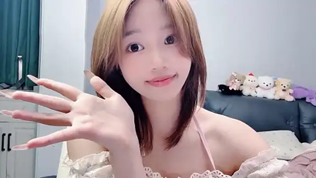 Lilababy00 online show from June 3, 2026, 2:33 pm