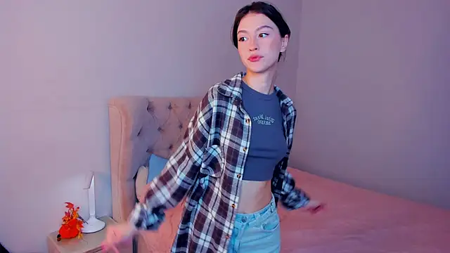 LibbieSchworm online show from April 13, 2026, 8:40 am