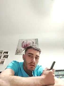 locuraypasion00 online show from April 8, 2026, 9:16 pm