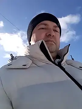 Snapshot of Luceriusbigass chatting on January 15, 2026, 11:24 am Luceriusbigass online show from January 15, 2026, 11:24 am