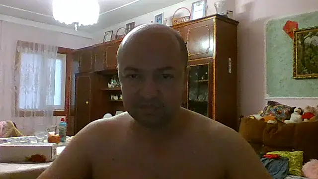 Snapshot of Luceriusbigass chatting on July 18, 2026, 6:05 pm Luceriusbigass online show from July 18, 2026, 6:05 pm