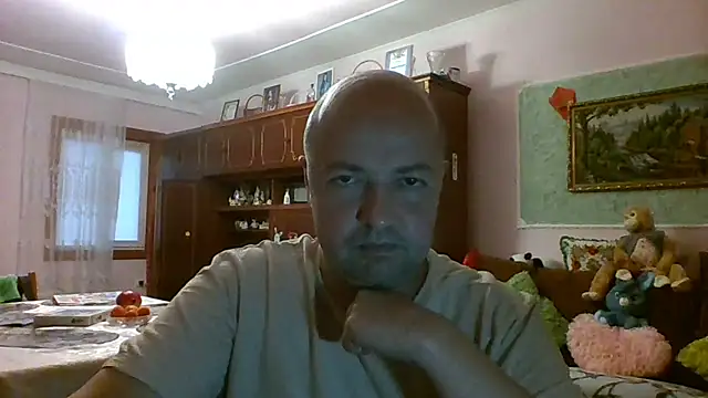 Snapshot of Luceriusbigass chatting on July 3, 2026, 6:14 pm Luceriusbigass online show from July 3, 2026, 6:14 pm