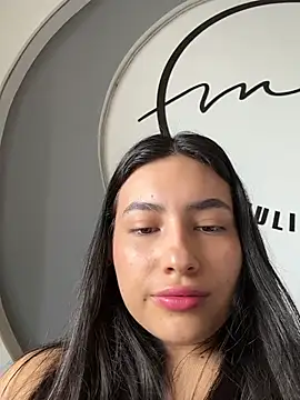 VioletRousee online show from June 14, 2026, 3:35 pm