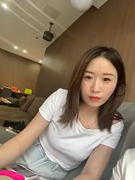qin205205 online show from June 24, 2026, 5:39 am