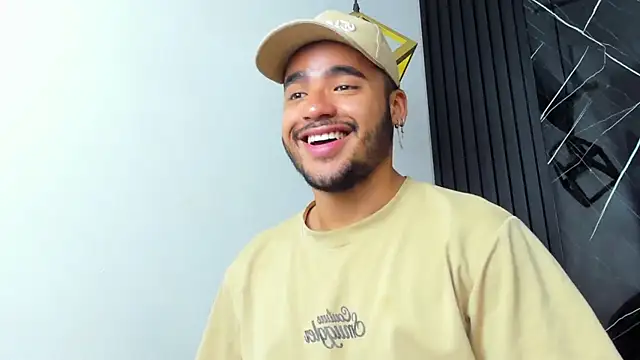 Snapshot of tyagofdef chatting on April 7, 2026, 11:28 pm tyagofdef online show from April 7, 2026, 11:28 pm