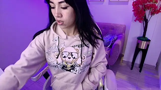 Snapshot of Rainy_doll chatting on June 12, 2026, 12:03 pm Rainy doll online show from June 12, 2026, 12:03 pm