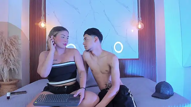 Eroticxcouple online show from May 26, 2026, 5:22 pm