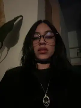 Snapshot of Kattze_ chatting on July 8, 2026, 2:03 am Kattze online show from July 8, 2026, 2:03 am