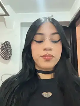 Snapshot of Kattze_ chatting on April 29, 2026, 10:16 pm Kattze online show from April 29, 2026, 10:16 pm