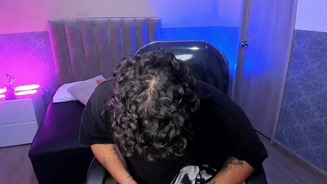 DAMON SALVATTORE online show from April 17, 2026, 3:31 am