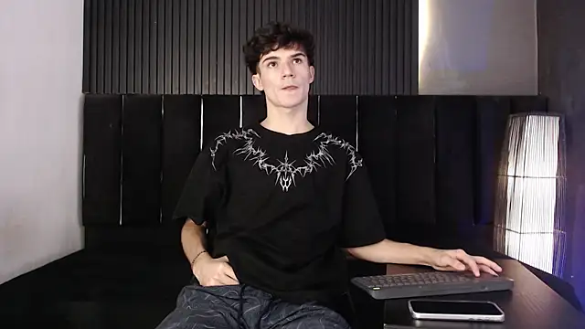 Logan Steel online show from May 12, 2026, 5:04 am