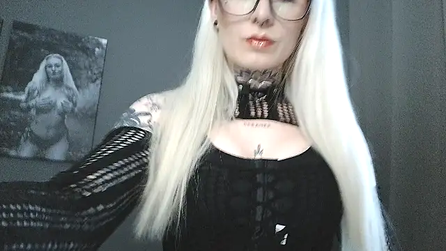 Janixo online show from April 8, 2026, 5:58 pm