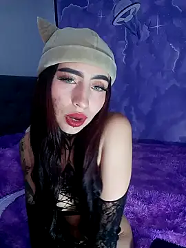 Rouxx 1 online show from May 7, 2026, 11:30 pm