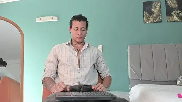 Snapshot of Damian_Romanoff chatting on May 7, 2026, 2:20 pm Damian Romanoff online show from May 7, 2026, 2:20 pm