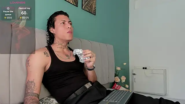 Snapshot of Damian_Romanoff chatting on April 18, 2026, 12:29 pm Damian Romanoff online show from April 18, 2026, 12:29 pm