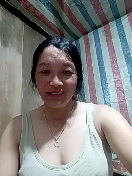 Snapshot of vanlucky2 chatting on April 9, 2026, 12:22 pm vanlucky2 online show from April 9, 2026, 12:22 pm