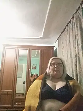 AureliaSky598 online show from May 24, 2026, 10:42 pm
