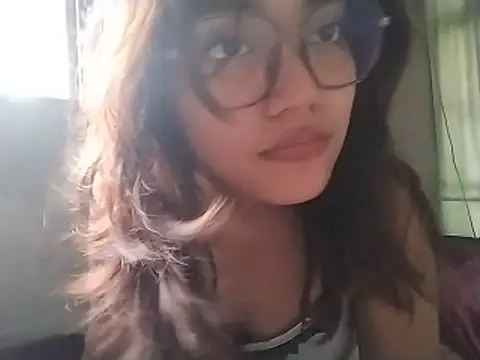 Snapshot of OliviaCarchi chatting on July 2, 2026, 8:42 am OliviaCarchi online show from July 2, 2026, 8:42 am