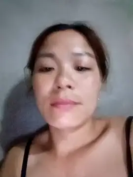 mia0033 online show from April 28, 2026, 2:32 pm