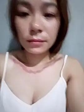 mia0033 online show from May 15, 2026, 10:08 pm