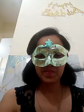 Charming-Cherry online show from April 18, 2026, 10:10 pm