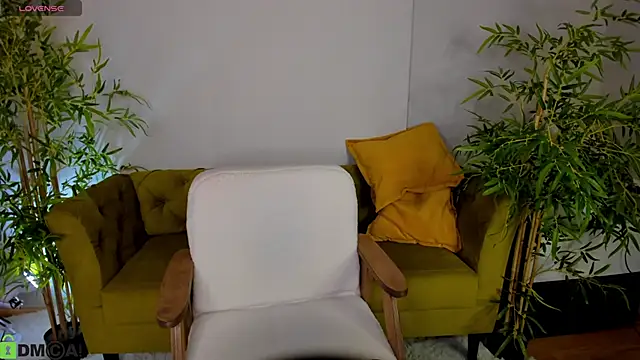 Snapshot of Riddle_Lay chatting on May 11, 2026, 2:45 pm Riddle Lay online show from May 11, 2026, 2:45 pm