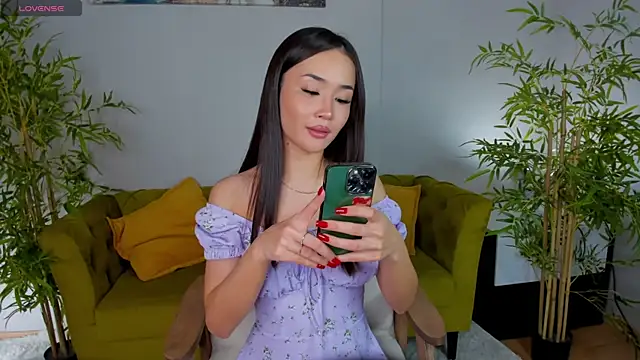 Snapshot of Riddle_Lay chatting on May 26, 2026, 9:29 am Riddle Lay online show from May 26, 2026, 9:29 am