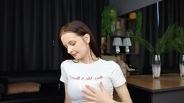 Snapshot of Alice_Mey chatting on April 12, 2026, 4:27 am Alice Mey online show from April 12, 2026, 4:27 am