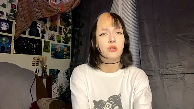 Snapshot of AllegraStaffieri chatting on April 8, 2026, 9:16 pm AllegraStaffieri online show from April 8, 2026, 9:16 pm