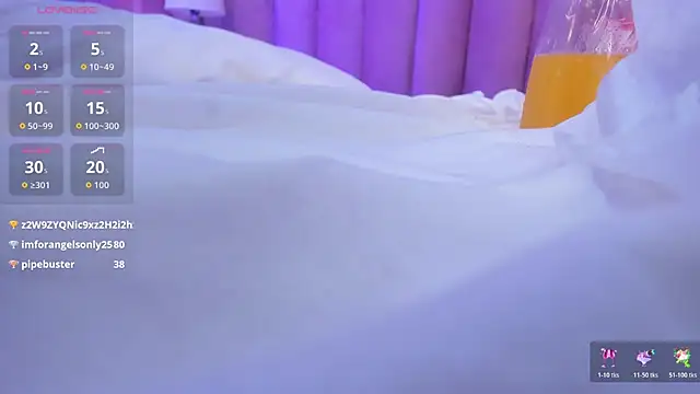 Snapshot of Hellencute18_ chatting on June 26, 2026, 11:32 pm Hellencute18 online show from June 26, 2026, 11:32 pm
