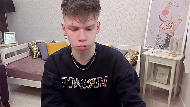 Snapshot of EliotMars chatting on April 13, 2026, 11:14 am EliotMars online show from April 13, 2026, 11:14 am