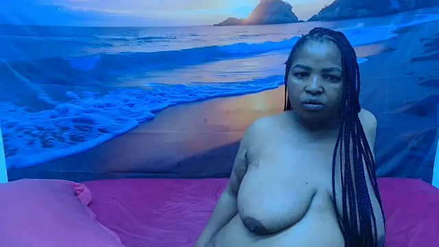 Snapshot of GoldenLuxeLady chatting on June 2, 2026, 5:07 am GoldenLuxeLady online show from June 2, 2026, 5:07 am