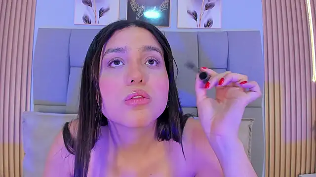  ValeryCooper online show from May 14, 2026, 12:02 pm