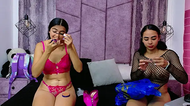 KatalinaANDyesica online show from June 17, 2026, 1:21 pm