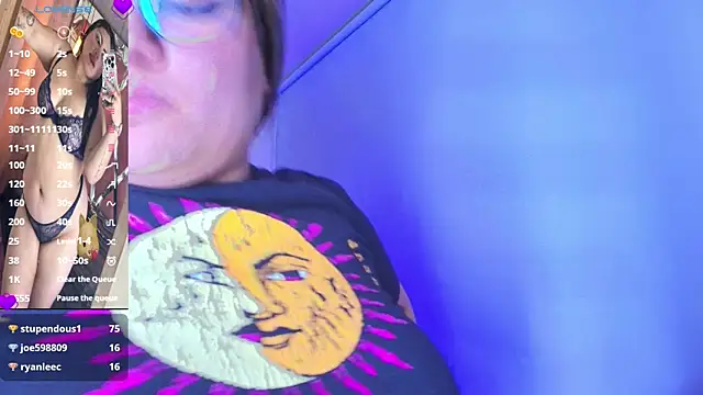 Dreamboo   online show from May 24, 2026, 11:15 pm