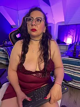 Jenifer cruz online show from July 25, 2026, 5:15 am
