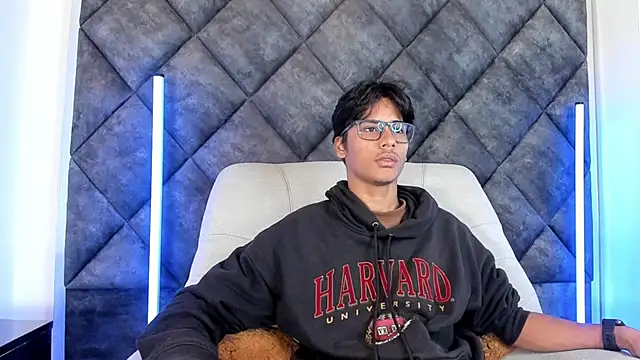 LiamKron online show from May 5, 2026, 11:57 am