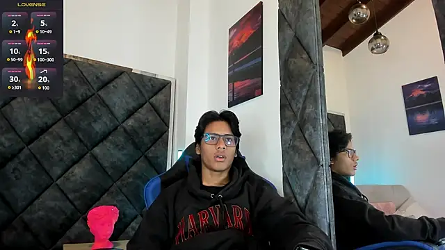 Snapshot of LiamKron chatting on June 16, 2026, 10:59 am LiamKron online show from June 16, 2026, 10:59 am