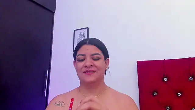 Snapshot of Katty_West chatting on May 11, 2026, 3:19 am Katty West online show from May 11, 2026, 3:19 am