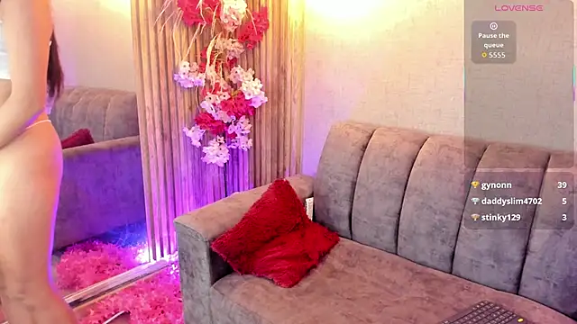 Liaa Diamond online show from April 19, 2026, 6:10 pm