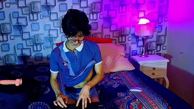 Snapshot of Twink_Sebas7 chatting on April 23, 2026, 12:29 pm Twink Sebas7 online show from April 23, 2026, 12:29 pm