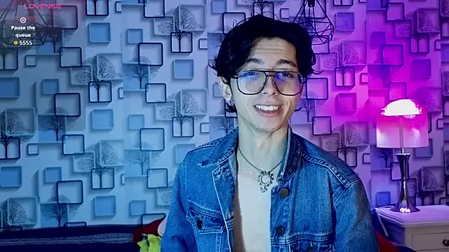 Snapshot of Twink_Sebas7 chatting on May 6, 2026, 12:09 pm Twink Sebas7 online show from May 6, 2026, 12:09 pm