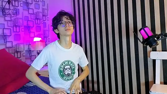 Snapshot of Twink_Sebas7 chatting on April 19, 2026, 12:28 pm Twink Sebas7 online show from April 19, 2026, 12:28 pm