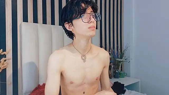 Snapshot of Twink_Sebas7 chatting on May 10, 2026, 12:09 pm Twink Sebas7 online show from May 10, 2026, 12:09 pm