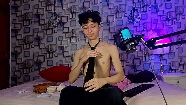 Snapshot of Twink_Sebas7 chatting on June 12, 2026, 12:25 pm Twink Sebas7 online show from June 12, 2026, 12:25 pm