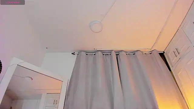 Cassandra Hunt online show from May 30, 2026, 4:08 am